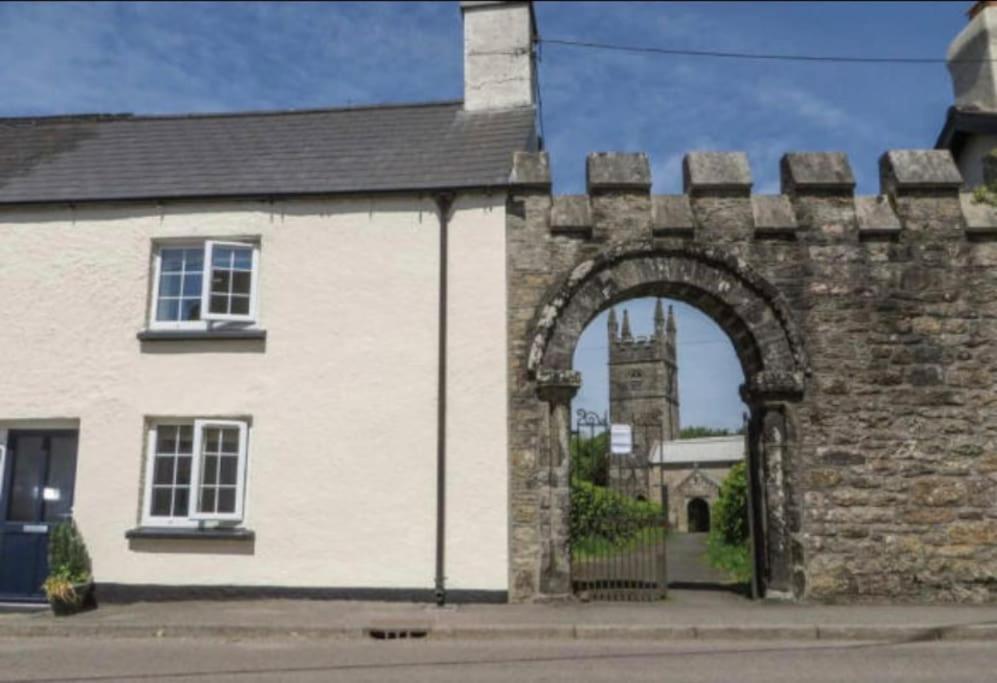 Church Gate Cottage - Bridestowe Экстерьер фото